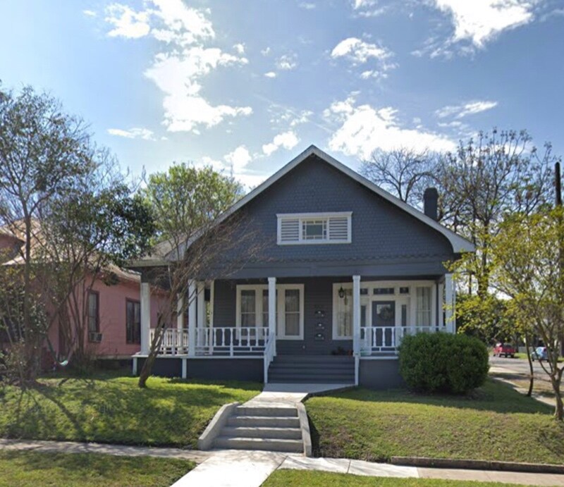 802 Denver Blvd in San Antonio, TX - Building Photo
