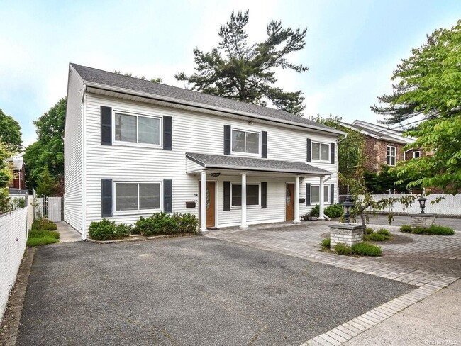 property at 39 Graywood Rd