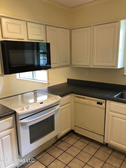 8341 Old Forge Rd in Southaven, MS - Building Photo - Building Photo