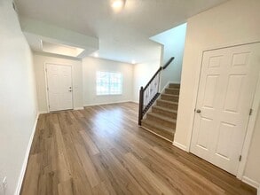 1118 Johnson Ridge Rd in Louisville, KY - Building Photo - Building Photo