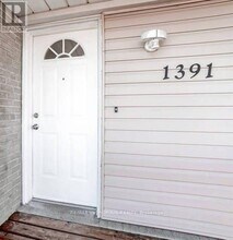 1391 Garvolin Ave in Pickering, ON - Building Photo - Building Photo