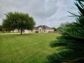 10611 Alex Dr in Needville, TX - Building Photo - Building Photo