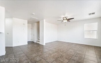 4650 Chino Peak Ct in Las Vegas, NV - Building Photo - Building Photo