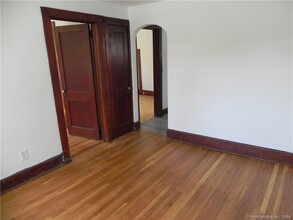 18 Franklin St-Unit -B in Westport, CT - Building Photo - Building Photo