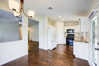 12017 Buzz Schneider Ln in Austin, TX - Building Photo - Building Photo
