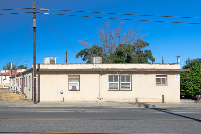 Sun Apartment-Motel in Palmdale, CA - Building Photo - Building Photo