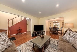 2483 Warm Springs Ln, Unit SI ID1285076P in Naperville, IL - Foto de edificio - Building Photo