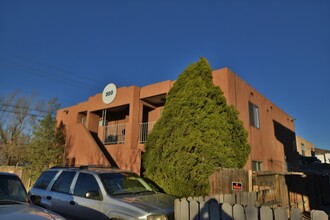 300 Whispering Sands Ct SE in Albuquerque, NM - Foto de edificio - Building Photo