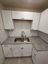 2417 Castroville Rd in San Antonio, TX - Building Photo - Building Photo