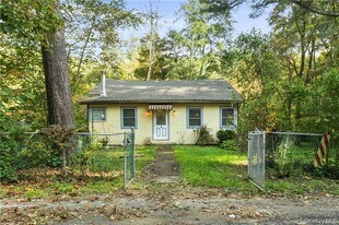 4 1st St in Cuddebackville, NY - Building Photo