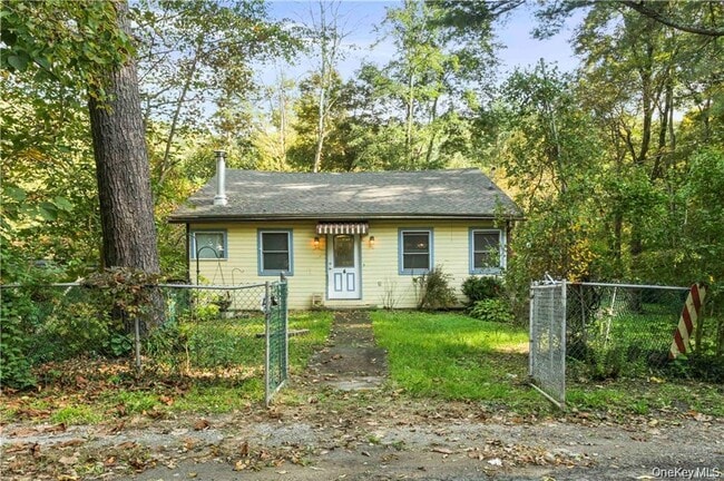 property at 4 1st St