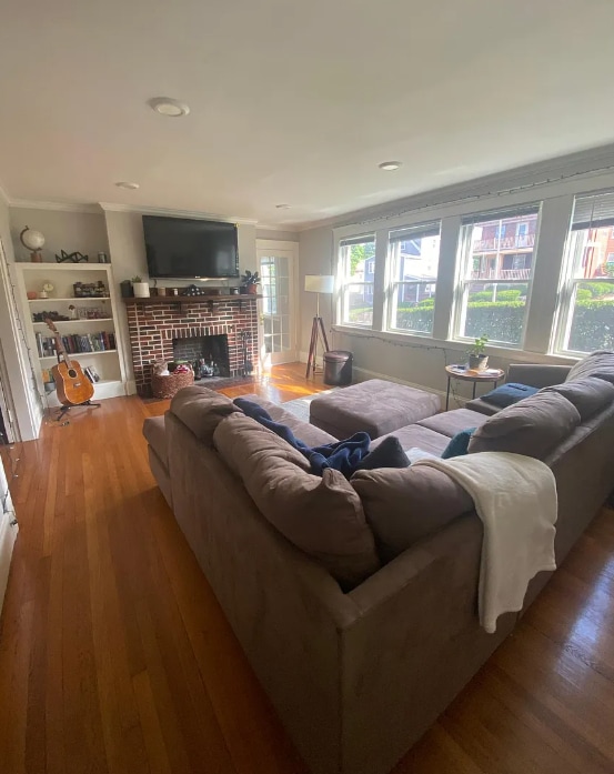 653 Washington St, Unit 1, Unit 1