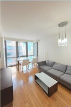 39-16 Prince St in Queens, NY - Building Photo - Building Photo