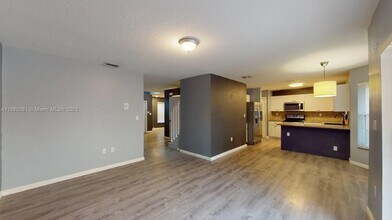 238 Magnolia Ave in Davie, FL - Building Photo - Building Photo