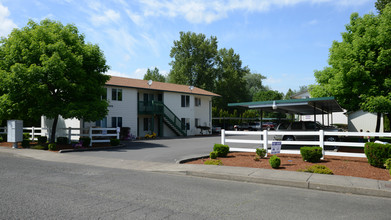 Ashley Manor in Independence, OR - Building Photo - Building Photo