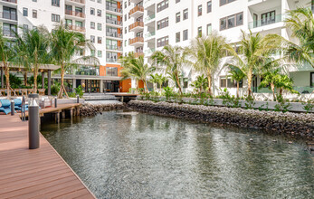10X Las Olas Walk in Fort Lauderdale, FL - Foto de edificio - Building Photo