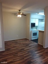 7600 Emmett F Lowry Expy in Texas City, TX - Building Photo - Building Photo