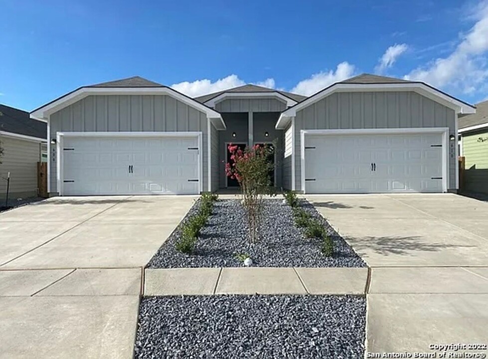 634 Ashers Pl in Seguin, TX - Building Photo