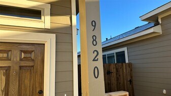 9820 Grosbeak Ln in Magnolia, TX - Building Photo