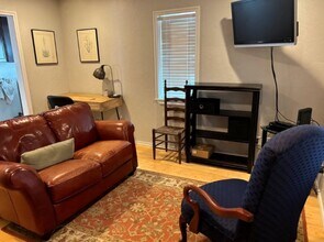 1013 NE Mustang Dr in Andrews, TX - Foto de edificio - Building Photo