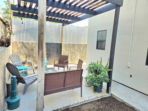 3121 Larga Ave, Unit 3 in Los Angeles, CA - Foto de edificio - Building Photo