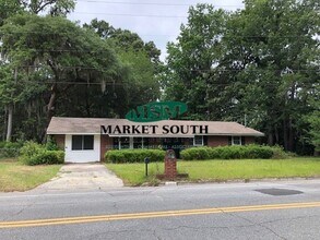 303 Edgewater Rd in Savannah, GA - Foto de edificio - Building Photo