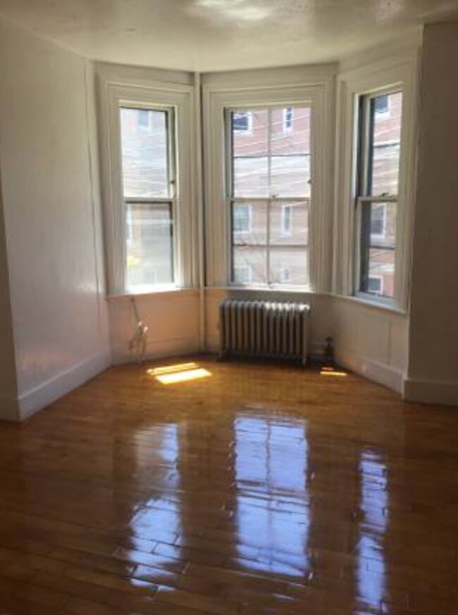 8 Adella Pl, Unit 2 in Boston, MA - Building Photo - Building Photo