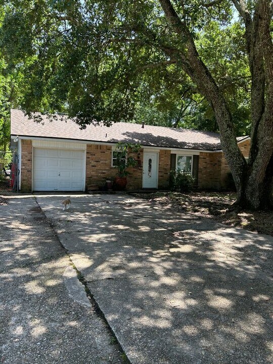 126 Northwood Dr in Slidell, LA - Building Photo