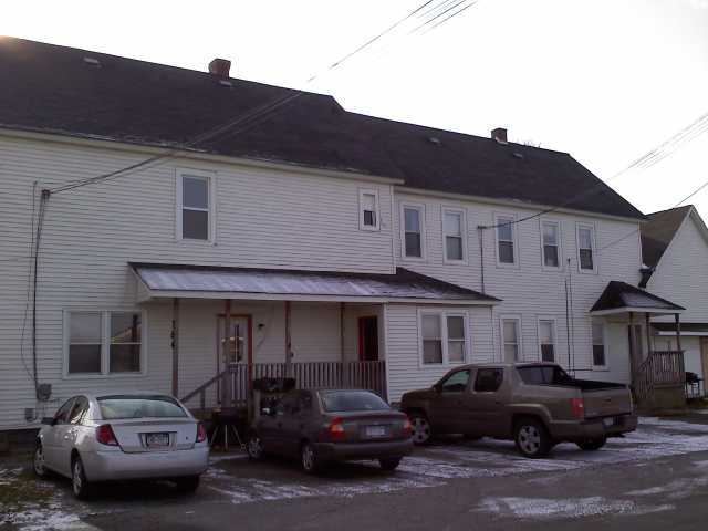 784 Oliver St in North Tonawanda, NY - Foto de edificio