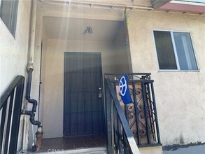 2419 Eastlake Ave in Los Angeles, CA - Building Photo - Building Photo