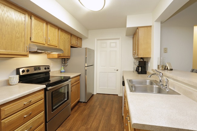 Lakemont Apartments in Bridgeville, PA - Foto de edificio - Interior Photo