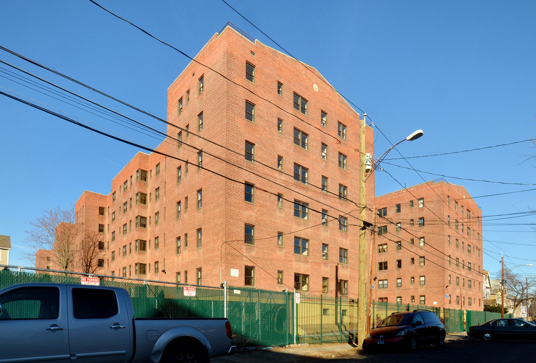 Fairbridge Commons in Bridgeport, CT - Building Photo