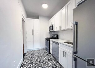 684 Riverside Dr in New York, NY - Building Photo - Building Photo