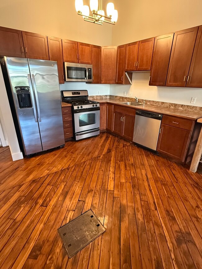 99 Allen St, Unit 207 in Woonsocket, RI - Building Photo - Building Photo