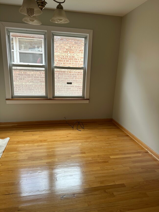 9816 S Forest Ave in Chicago, IL - Building Photo - Building Photo