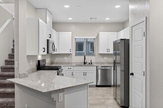 4472 Sapphire Moon Ave in North Las Vegas, NV - Building Photo - Building Photo
