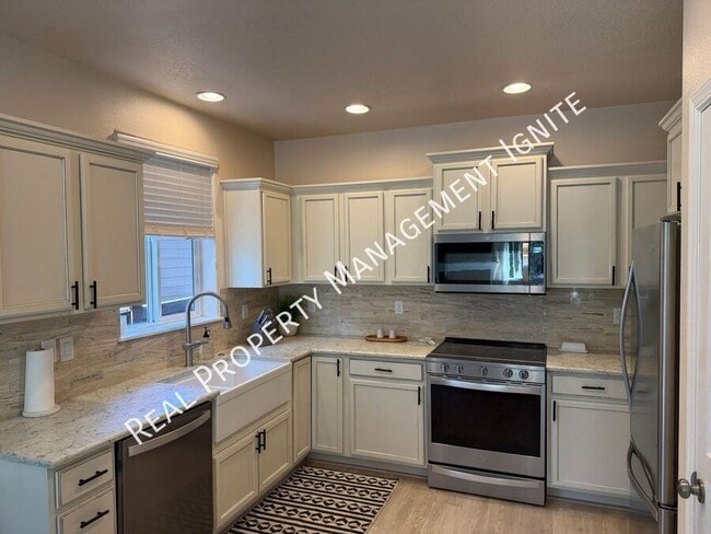 61203 Snowbrush Dr in Bend, OR - Building Photo - Building Photo