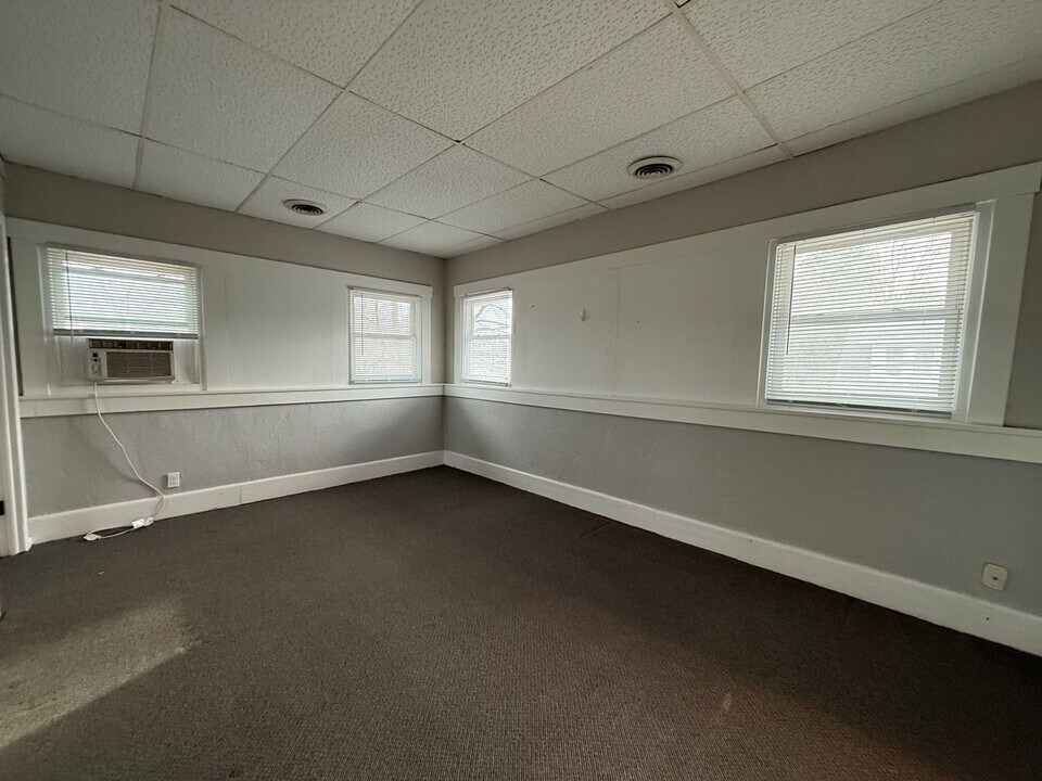 1441 W Macon St in Decatur, IL - Building Photo