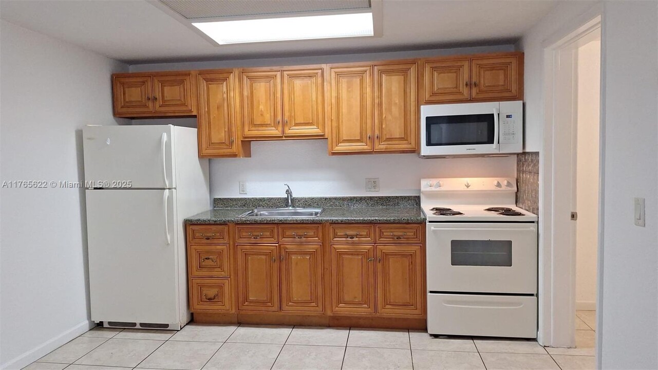 7212 Southgate Blvd in Tamarac, FL - Building Photo