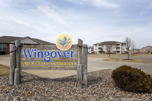 Wingover Luxury Apartments and Townhomes in Bloomington, IL - Building Photo