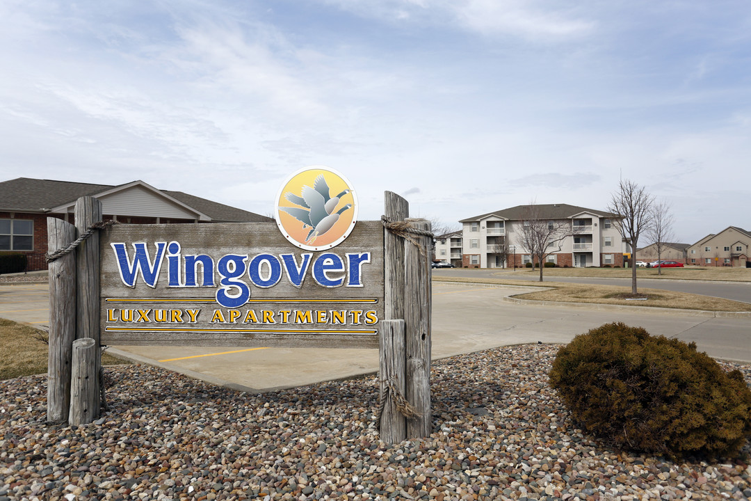 Wingover Luxury Apartments and Townhomes in Bloomington, IL - Foto de edificio