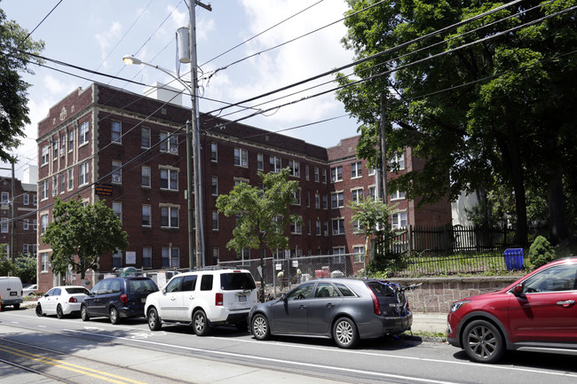 Penn Manor Apartments East in Philadelphia, PA - Building Photo - Building Photo