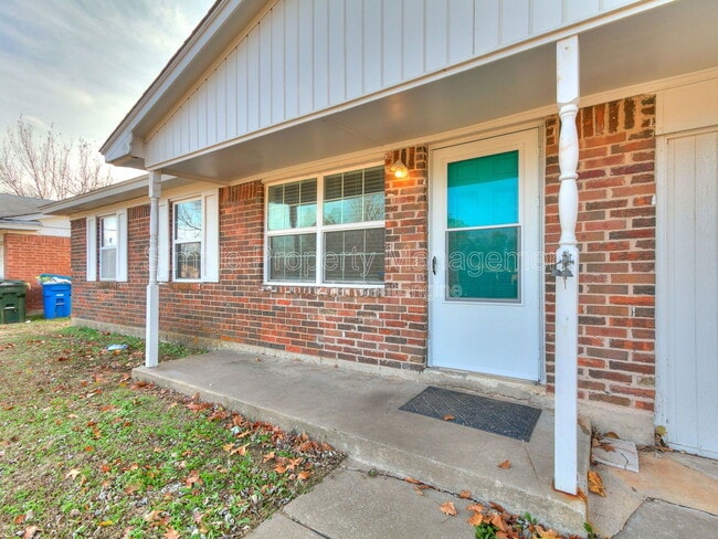9524 McIntosh Ave in Midwest City, OK - Foto de edificio - Building Photo