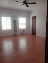 216 E Valencia Ave in Burbank, CA - Building Photo - Building Photo