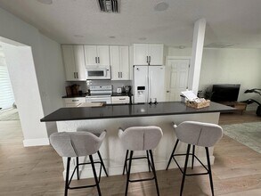 702 NE 10th Ave in Boynton Beach, FL - Building Photo - Building Photo