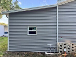 843 E Colonial Cir in Daytona Beach, FL - Foto de edificio - Building Photo