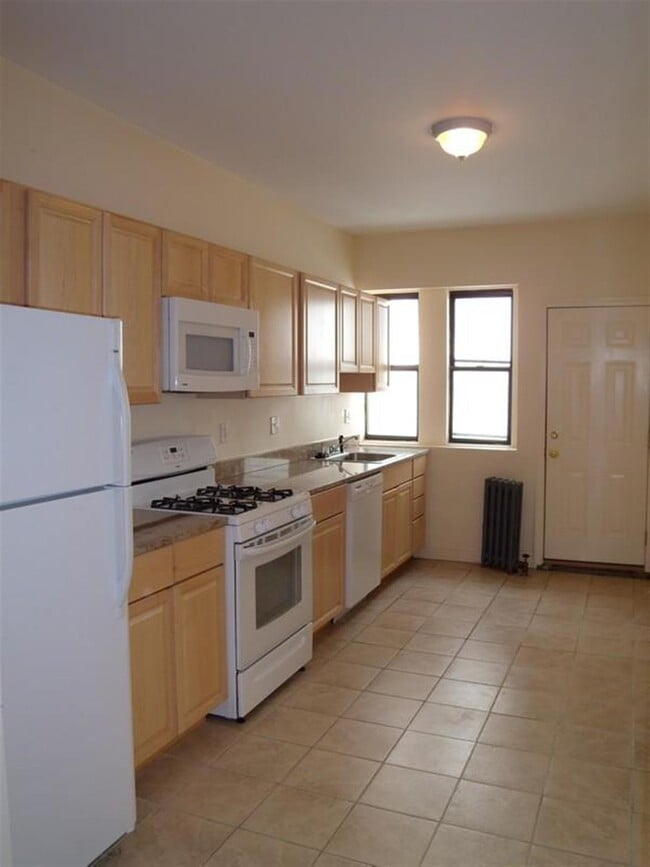 217 Highland Ave, Unit 2