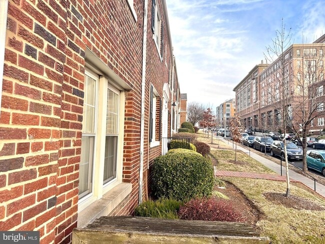 property at 937 Randolph St NW