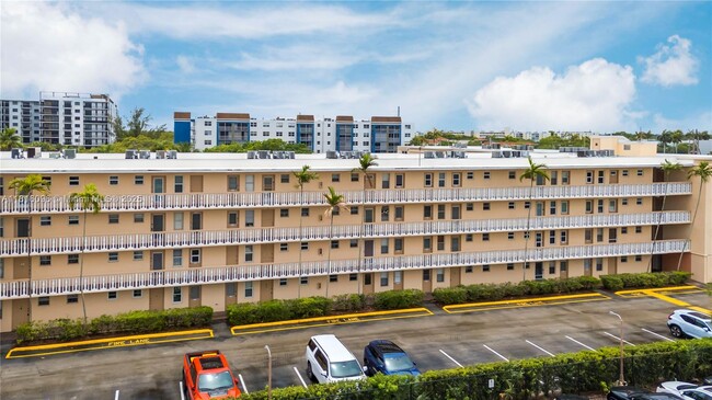 505 E Dania Beach Blvd in Dania Beach, FL - Building Photo - Building Photo