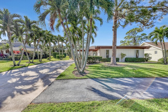 6598 Eastpointe Pines St in West Palm Beach, FL - Building Photo - Building Photo